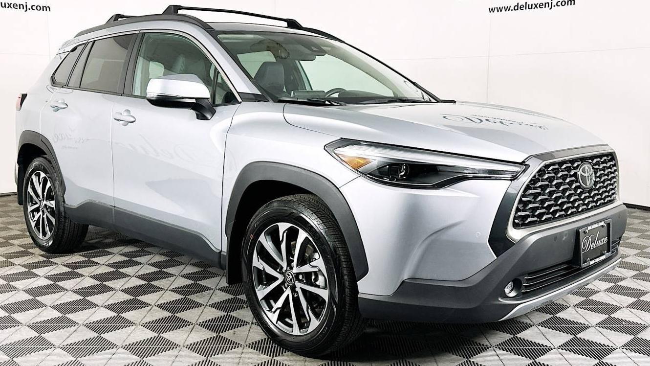 TOYOTA COROLLA CROSS 2022 7MUDAABG8NV034910 image